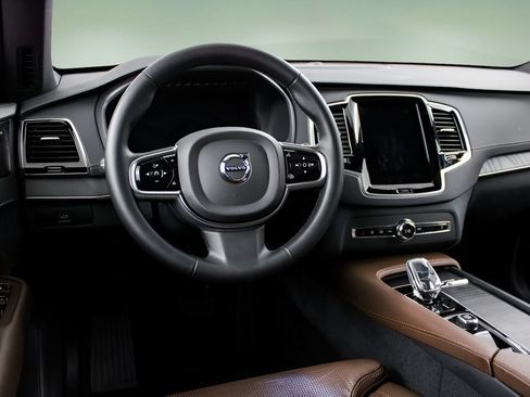 Certified 2024 Volvo XC90 B6 Ultimate w/ Protection Package Premier AWD/4WD image 19
