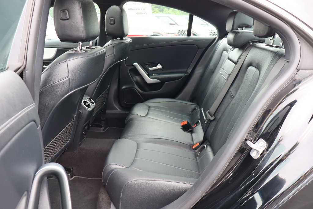 Used 2025 Mercedes-Benz CLA 250 4MATIC image 9