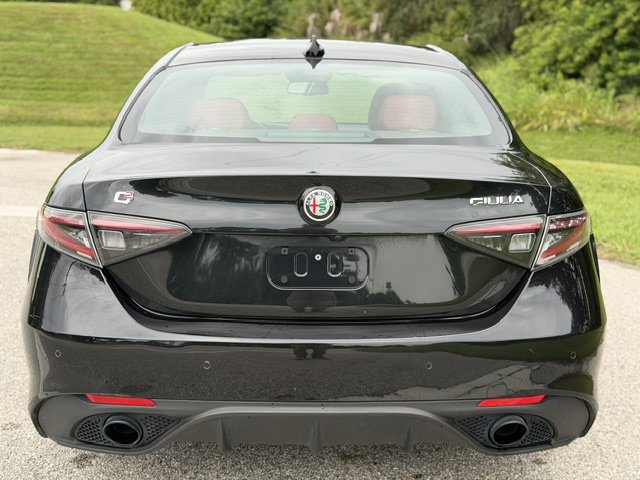 Used 2024 Alfa Romeo Giulia Veloce RWD image 4