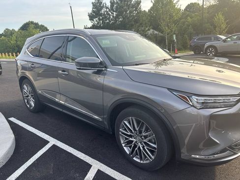 Used 2024 Acura MDX SH-AWD w/ Advance Package image 4