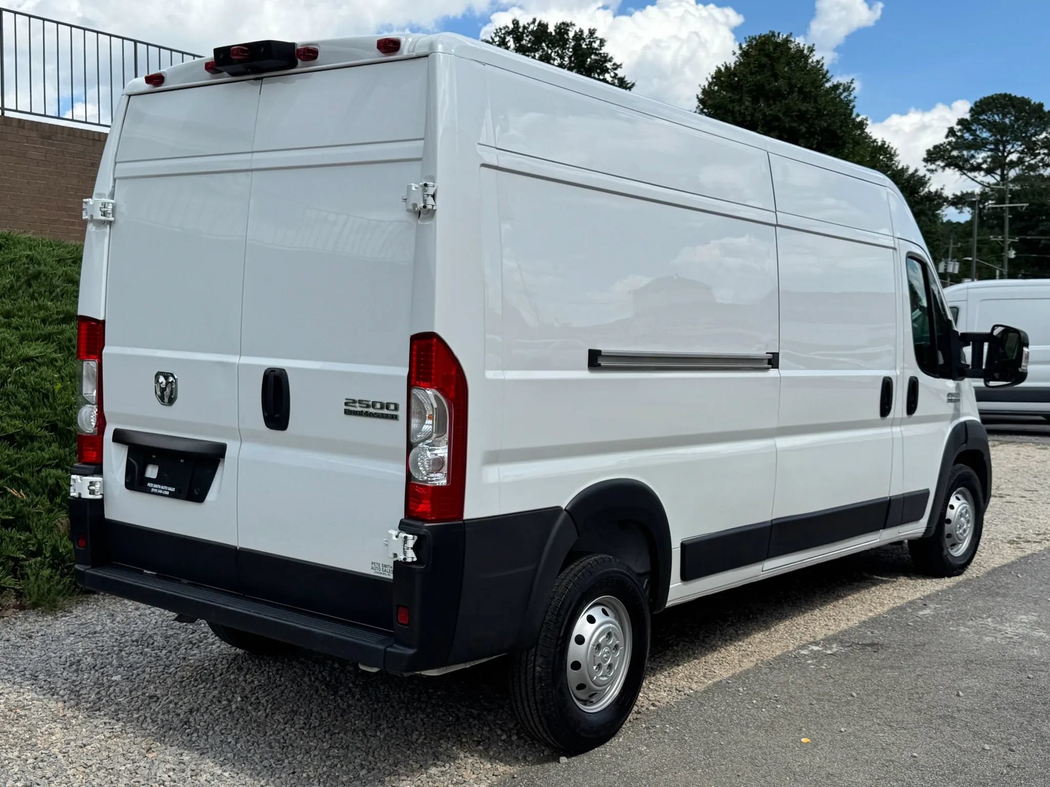 Used 2023 RAM ProMaster 2500 FWD image 5