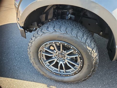 Used 2017 Ford F150 Raptor w/ Equipment Group 802A Luxury image 20