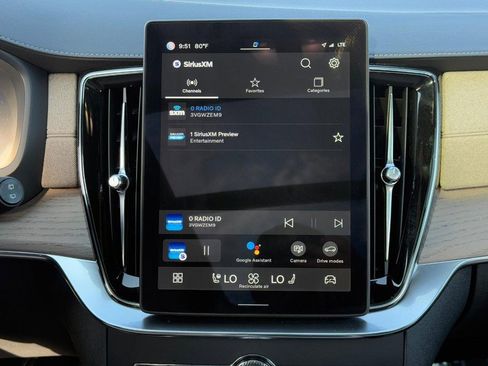 Certified 2025 Volvo XC90 B6 Plus image 14