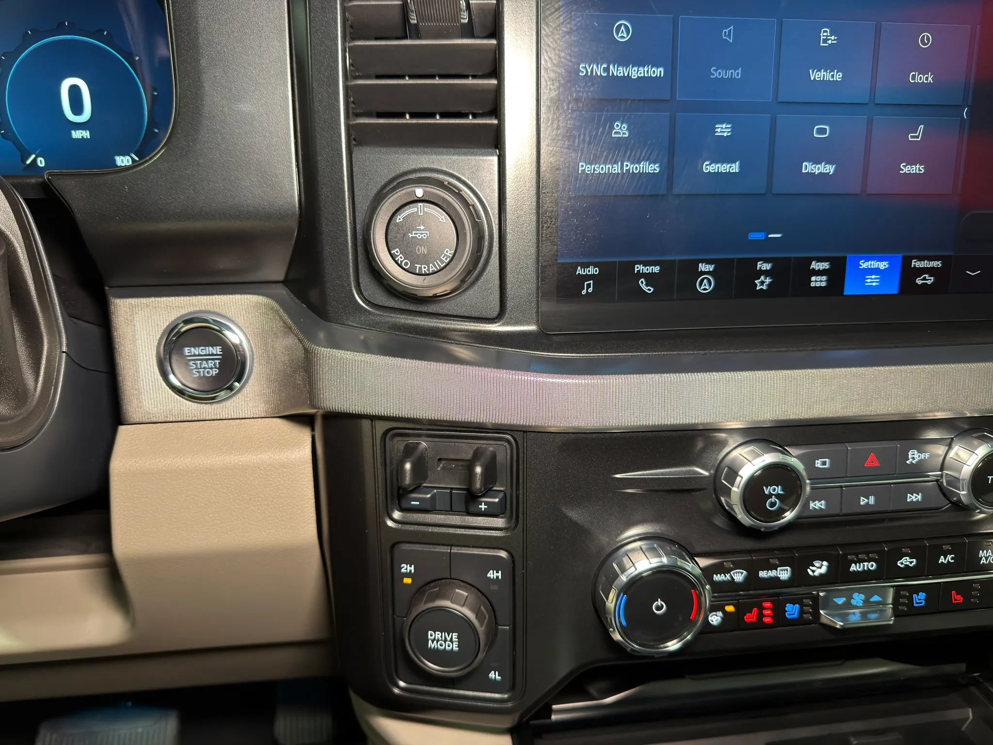 Used 2027 Ford F450 Platinum w/ Platinum Plus Package AWD/4WD image 29