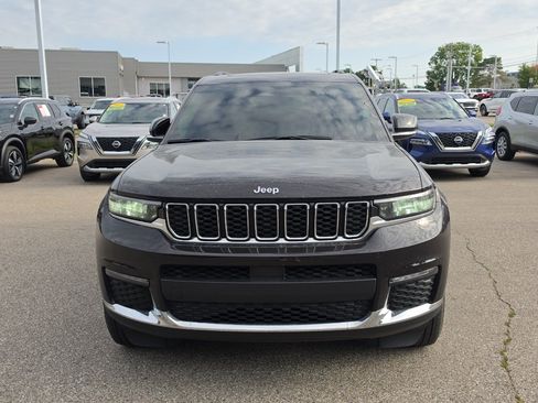 Used 2022 Jeep Grand Cherokee L Limited AWD/4WD image 2