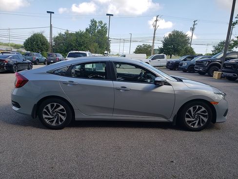 Used 2016 Honda Civic EX image 4
