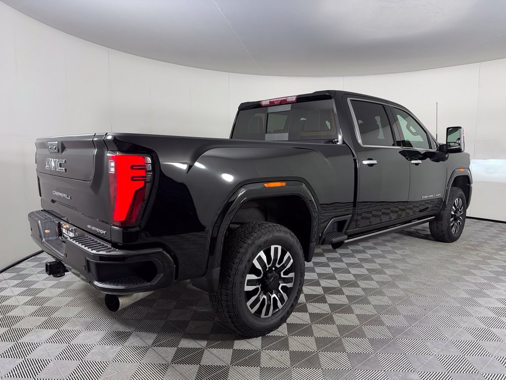 Used 2025 GMC Sierra 3500 Denali Ultimate AWD/4WD image 7