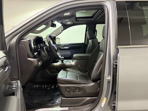 New 2026 GMC Sierra 1500 SLT w/ SLT Convenience Package image 12