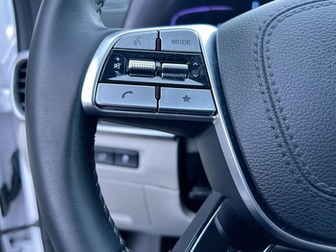 Certified 2025 Kia Telluride S FWD image 18