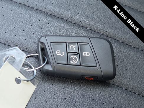 Used 2023 Volkswagen Tiguan SE R-Line FWD image 24