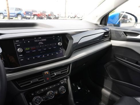 Used 2022 Volkswagen Taos SEL w/ Panoramic Sunroof Package image 19