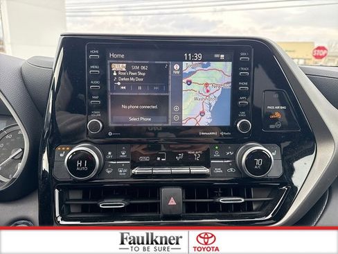 Used 2022 Toyota Highlander XLE image 20