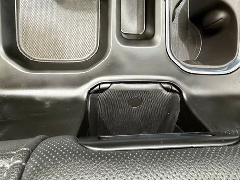 Used 2025 Chevrolet Silverado 1500 LTZ AWD/4WD image 39