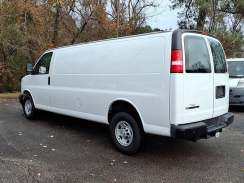 Used 2019 Chevrolet Express 2500 Extended w/ Driver Convenience Package RWD image 9