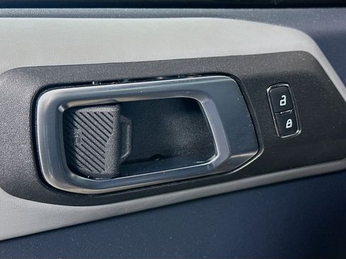 Used 2023 Ford Bronco Badlands image 18