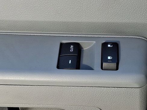 Used 2024 Ford E-450 and Econoline 450 Super Duty w/ Driver's Safety Package image 23