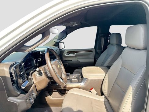 Used 2023 Chevrolet Silverado 1500 LT AWD/4WD image 10