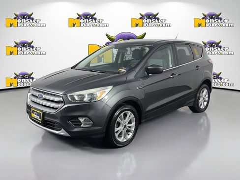 Used 2017 Ford Escape SE image 1