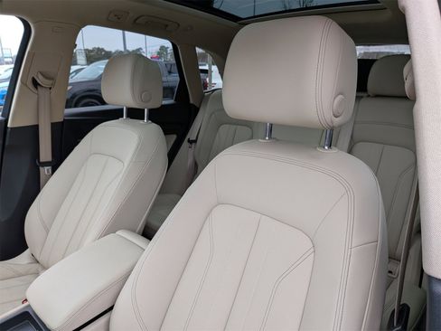 Used 2022 Audi Q5 2.0T Premium Plus w/ Premium Plus Package image 15