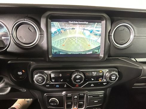 Used 2023 Jeep Wrangler Unlimited Sahara w/ Cold Weather Group AWD/4WD image 26