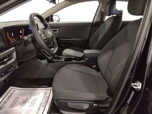 Used 2025 Kia K4 LXS image 25