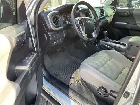 Used 2022 Toyota Tacoma SR5 image 11