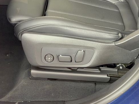 Used 2025 BMW X4 xDrive30i AWD/4WD image 16