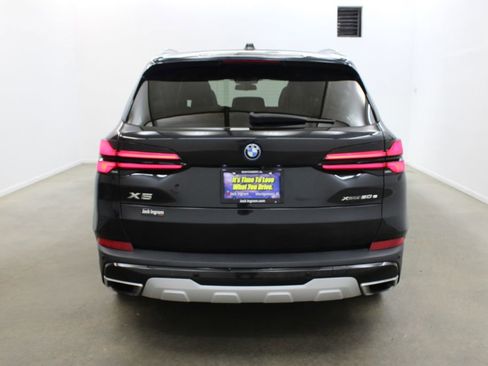 Used 2024 BMW X5 xDrive50e AWD/4WD image 4
