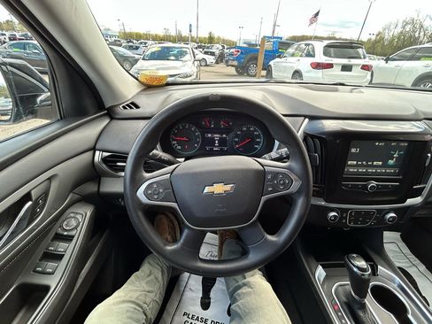 Used 2018 Chevrolet Traverse LS FWD image 30