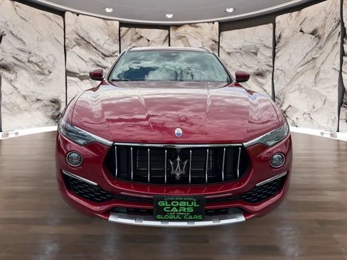 Used 2020 Maserati Levante GranLusso AWD/4WD image 3
