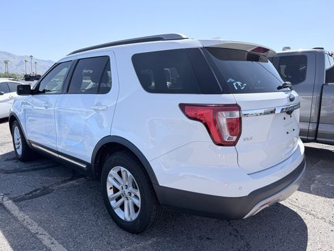 Used 2017 Ford Explorer XLT FWD image 2