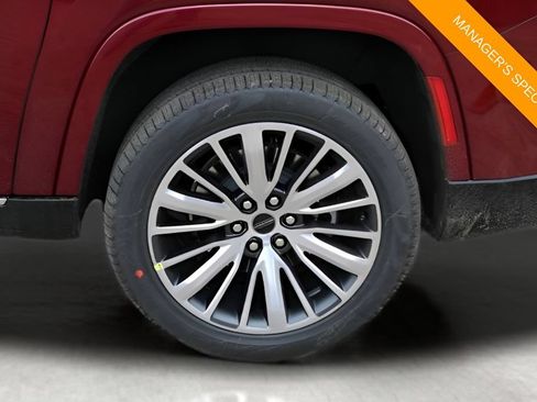 New 2025 Jeep Wagoneer L Series II AWD/4WD image 9