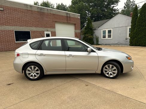 Used 2011 Subaru Impreza 2.5i AWD/4WD image 4
