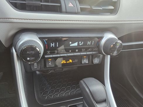 Certified 2025 Toyota RAV4 XLE image 24