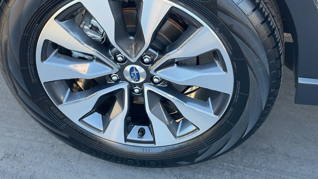Certified 2025 Subaru Outback Touring XT AWD/4WD image 11