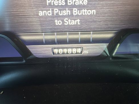 Used 2019 RAM 1500 Laramie image 10