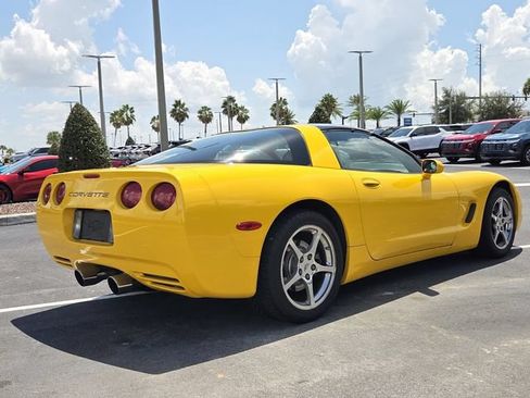 Used 2001 Chevrolet Corvette Coupe w/ Preferred Equipment Group2 RWD image 6