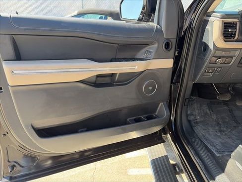 Used 2024 Ford Expedition Limited image 10
