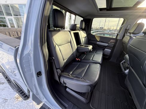 Used 2024 Ford F250 Lariat w/ Black Appearance Package image 40