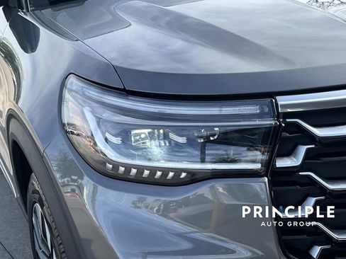 Used 2025 Ford Explorer Platinum w/ LUX Leather Package image 9