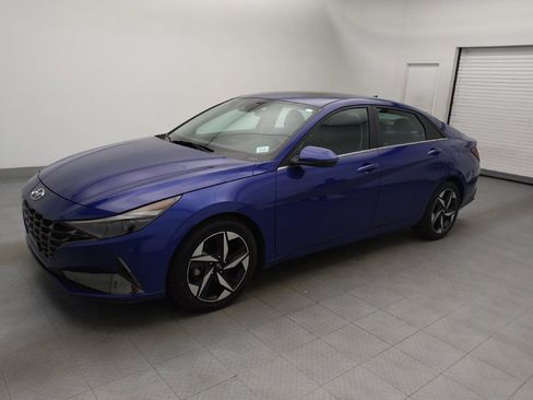 Used 2023 Hyundai Elantra Limited image 2
