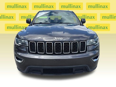 Used 2018 Jeep Grand Cherokee Laredo image 11