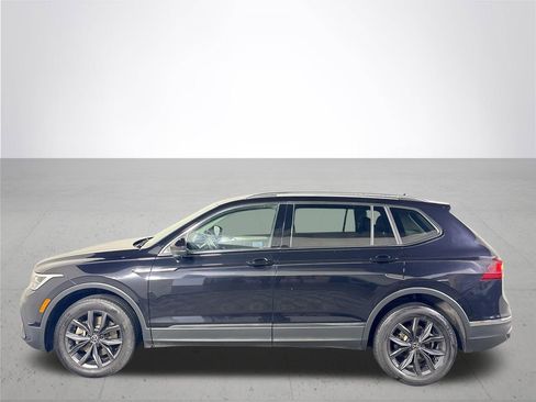 Used 2022 Volkswagen Tiguan SE image 9