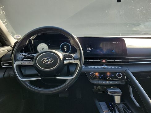 Used 2023 Hyundai Elantra SEL w/ Convenience Package image 17