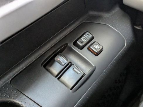 Used 2010 Toyota FJ Cruiser 4WD image 22