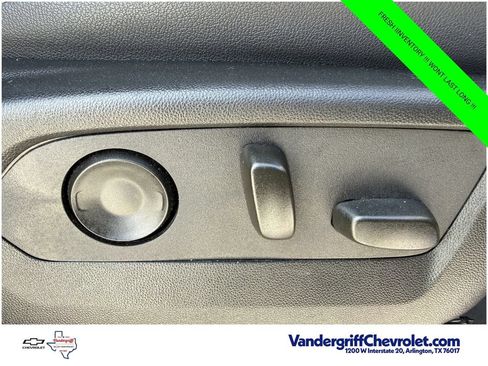 Used 2024 Chevrolet Suburban LT RWD image 29