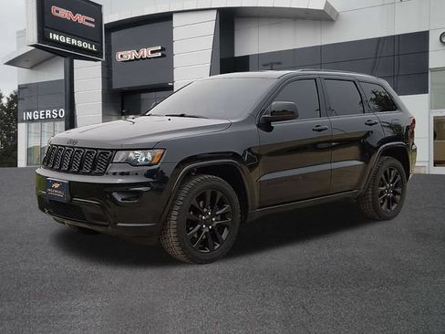 Used 2018 Jeep Grand Cherokee Altitude AWD/4WD image 33