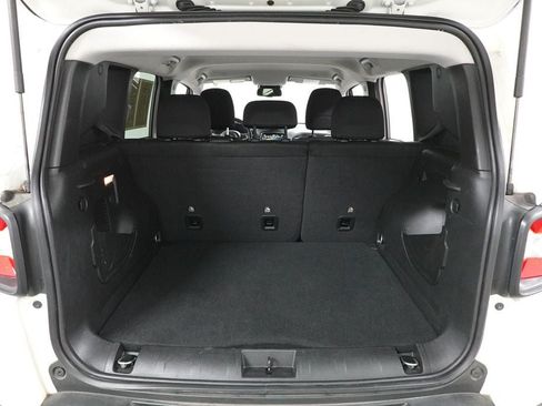 Used 2023 Jeep Renegade Trailhawk AWD/4WD image 27