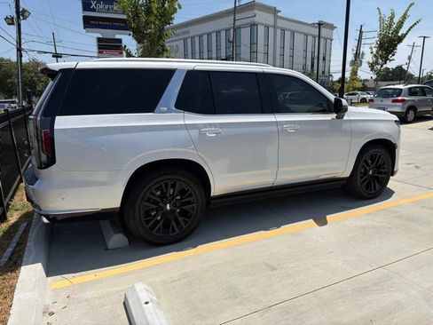 Used 2021 Cadillac Escalade Premium Luxury Platinum RWD image 4
