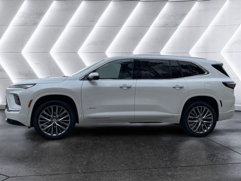Used 2025 Buick Enclave Avenir AWD/4WD image 3